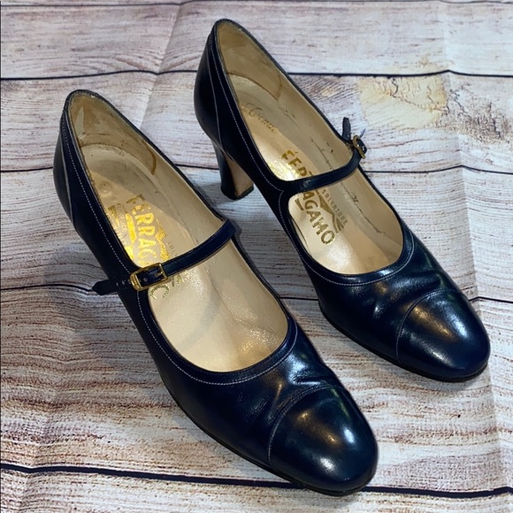 Vintage Ferragamo Navy Blue Pumps - Picture 1 of 5